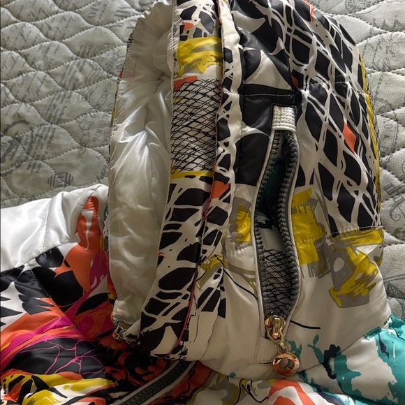 Colorful Patterned Puffer Jacket - Picture 7 of 10